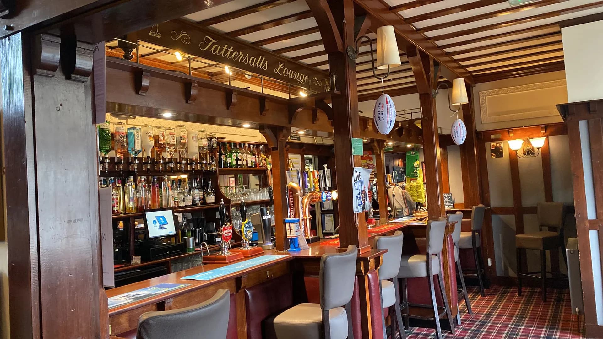The Avenue Pub